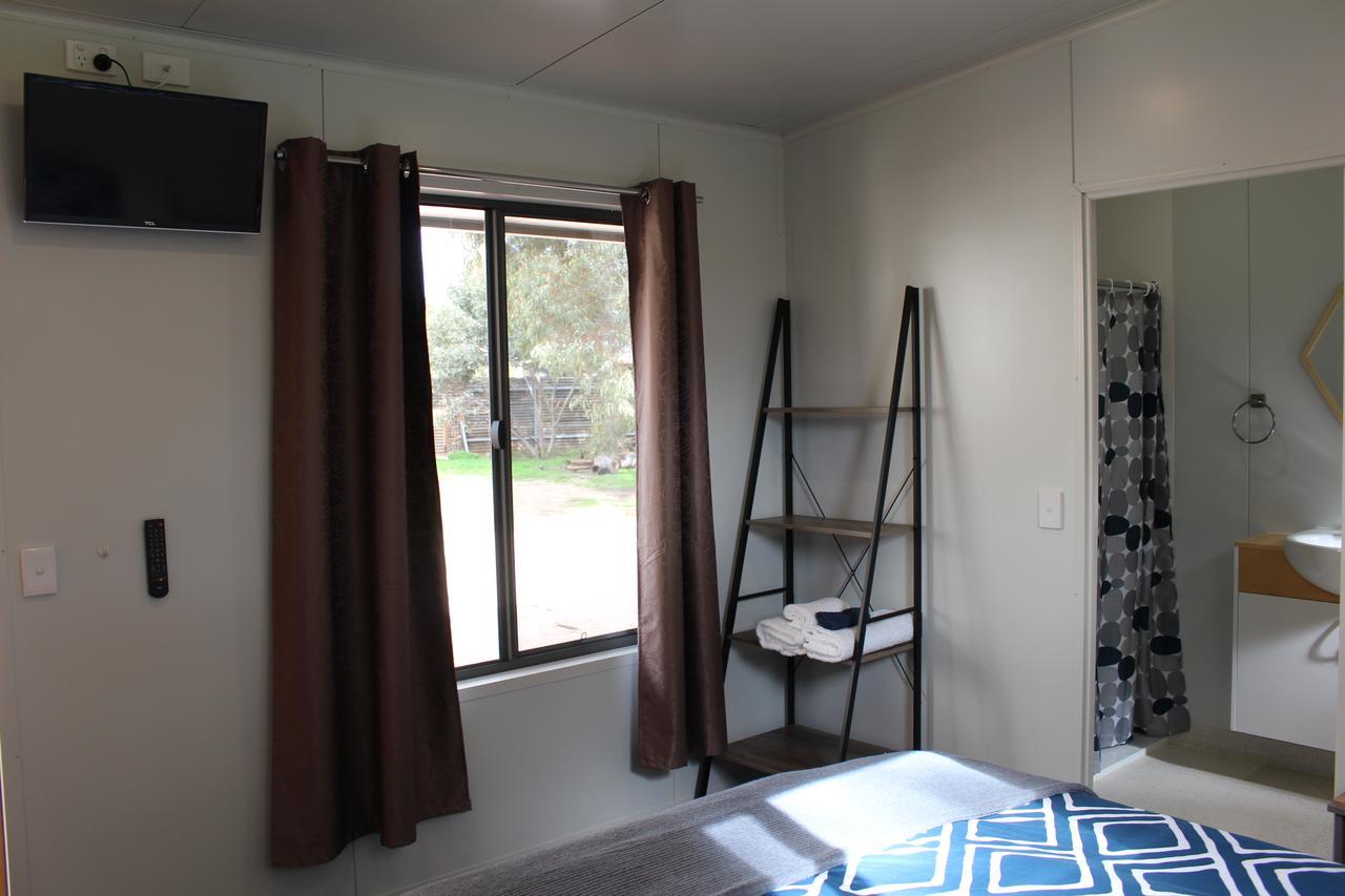 Under The Mount Motel Melrose ภายนอก รูปภาพ