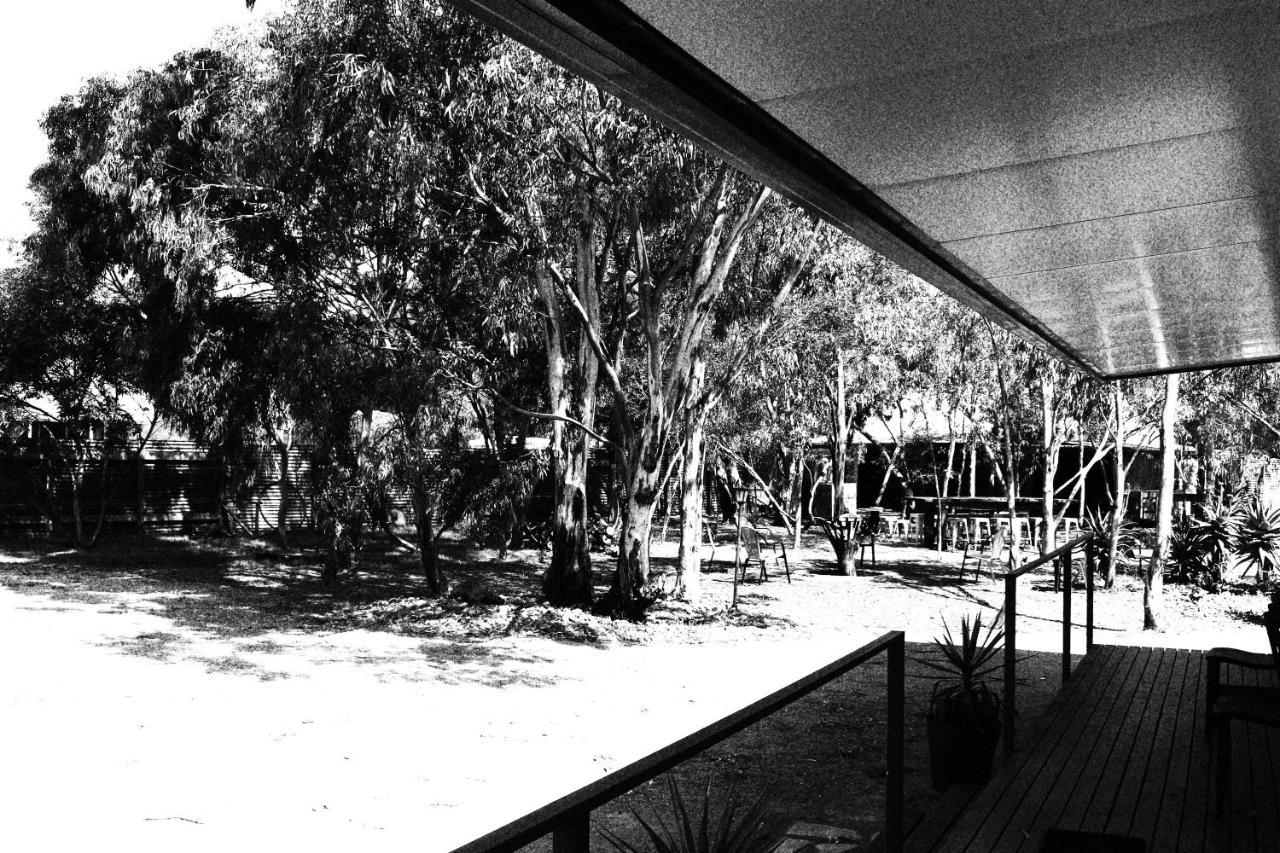 Under The Mount Motel Melrose ภายนอก รูปภาพ